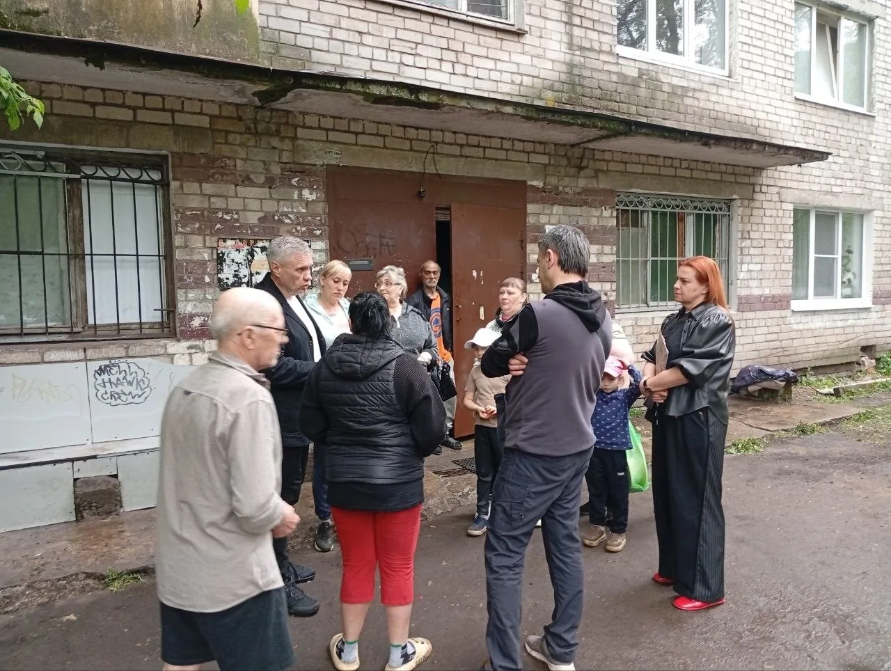 🏡 «Тверские джунгли» на Орджоникидзе

Жители дома №49 по ул. Орджоникидзе в Твери страдают из-за во