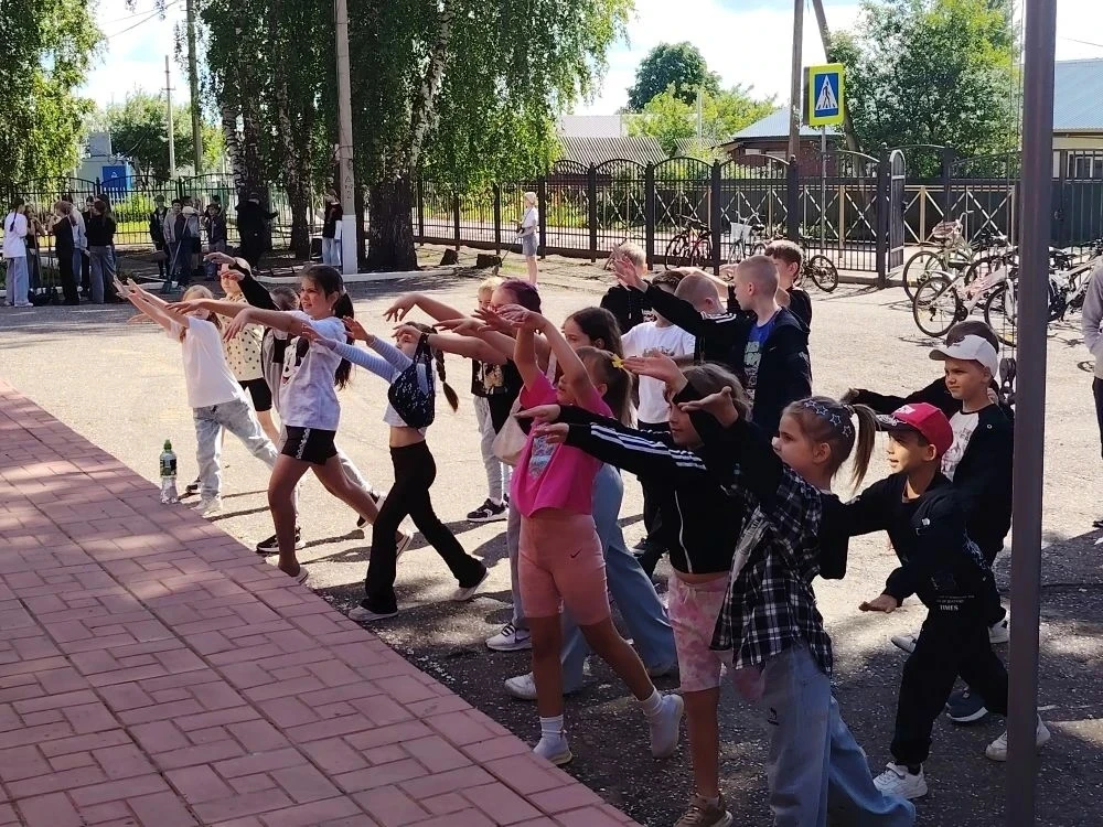 🌞 В Башмаковском районе стартовала оздоровительная кампания! 🎉

С 1 июня для ребят Башмаковского р