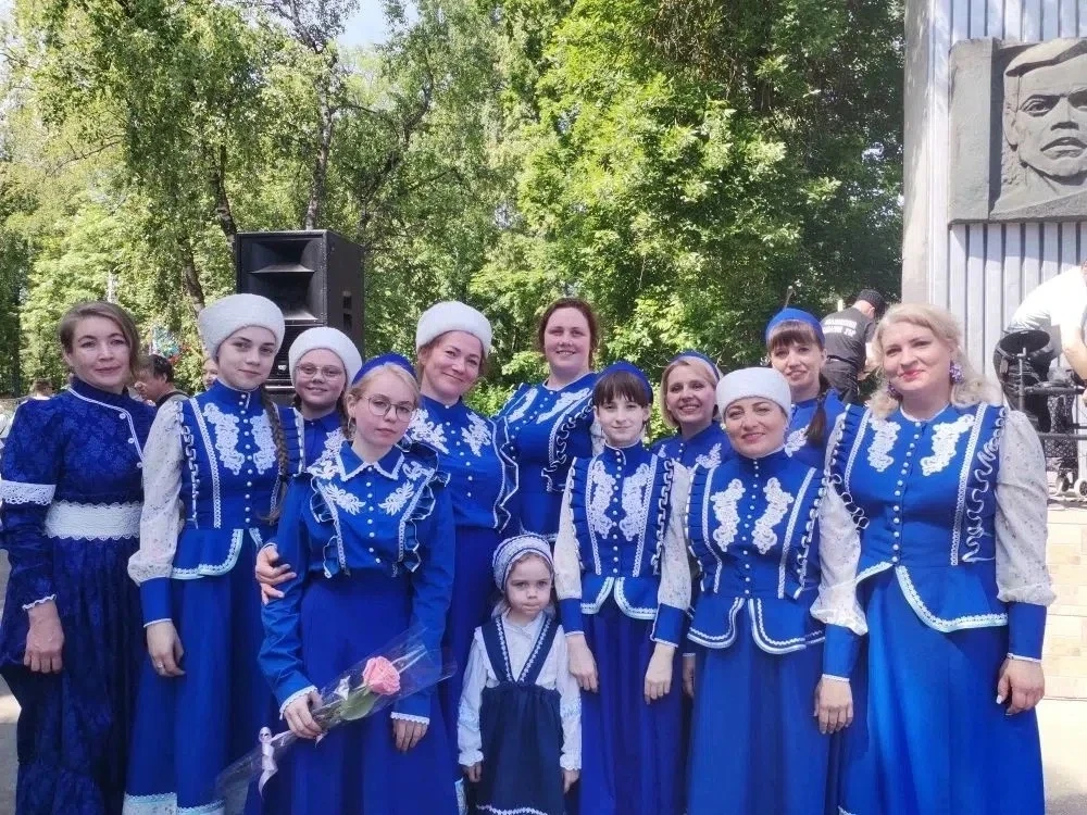 Гордимся нашей звёздочкой! 🌟

7 июня ученица 8‑В класса Алёна Пономарева блеснула талантом на межре