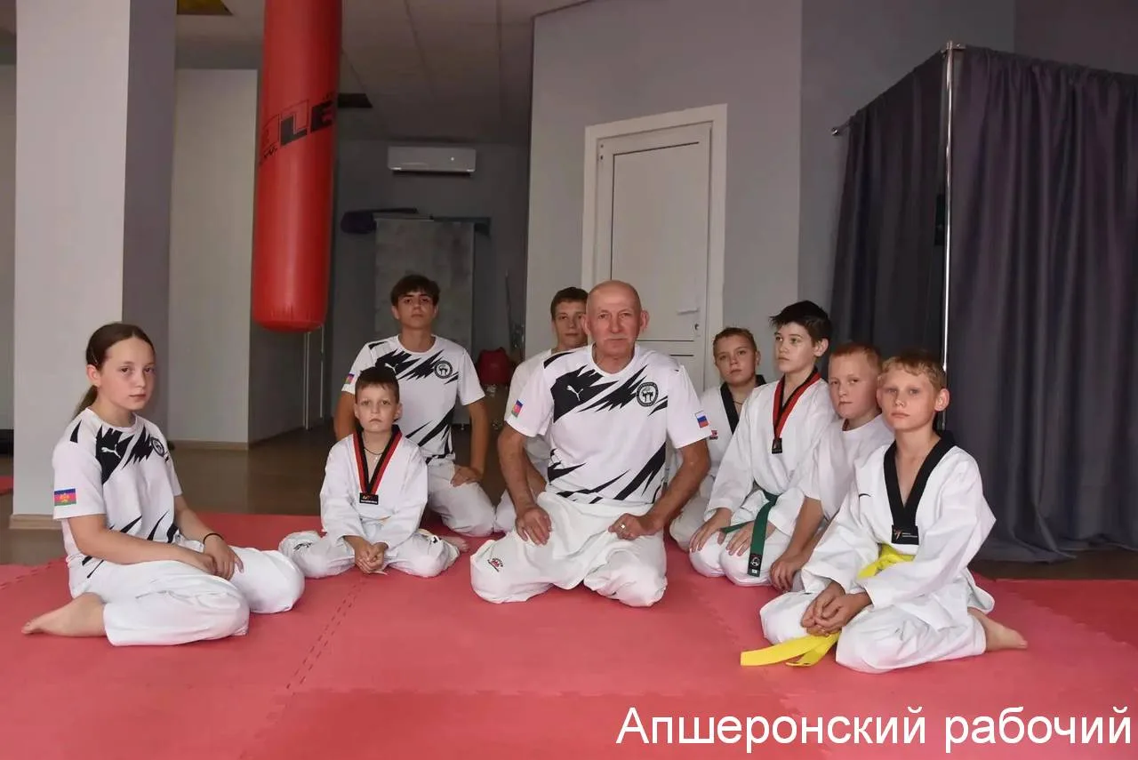 8 августа - День физкультурника: тренер по тхэквондо апшеронской спортшколы «Олимп» Юрий Погибельный