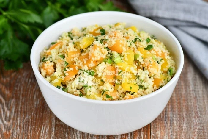 Быстрый салат или гарнир с кускусом

Быстро, сочно и очень вкусно 👍

1. В кускус (5 ст. л., промыва