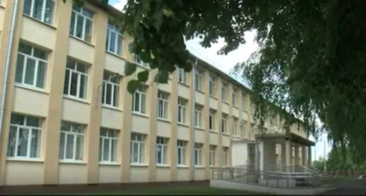 🏫 В Сызрани завершат капремонт школы №26 к началу учебного года.

В здании школы в Западном районе 