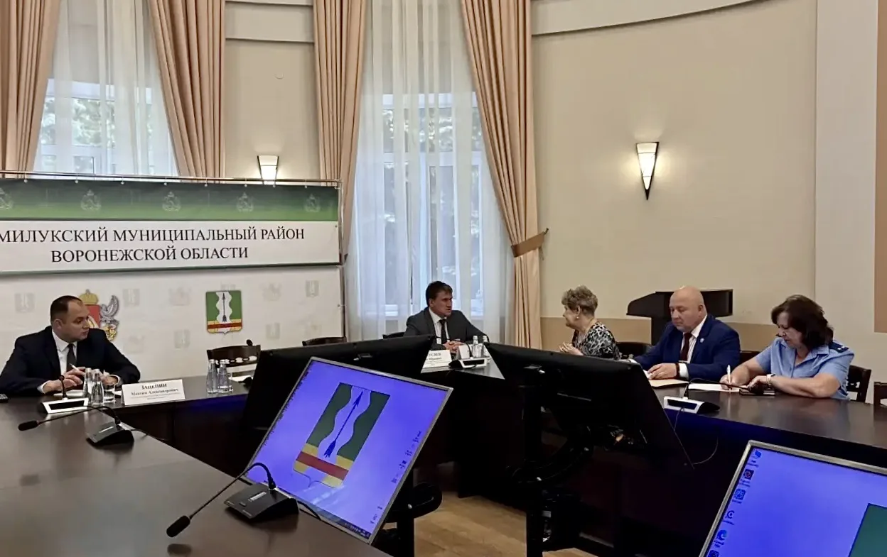 🩺 Семилукский район с рабочим визитом посетил министр здравоохранения Воронежской области Игорь Бан