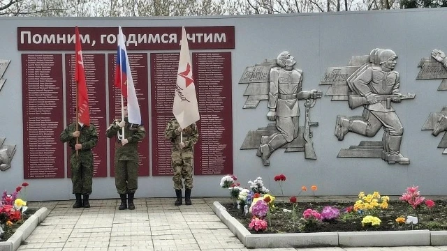 9 мая учащиеся нашей школы приняли участие в митинге, посвящённом 81-й годовщине Победы в Великой От