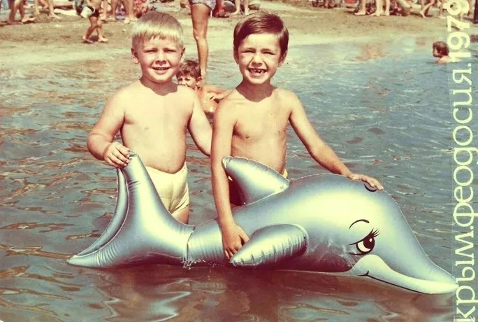 Феодосия, 1979

Пляжное фото с дельфином🐬
Из находок Ксении Кукушкиной✅🔍

🏰 Подпишитесь 👇
РЕТРО 