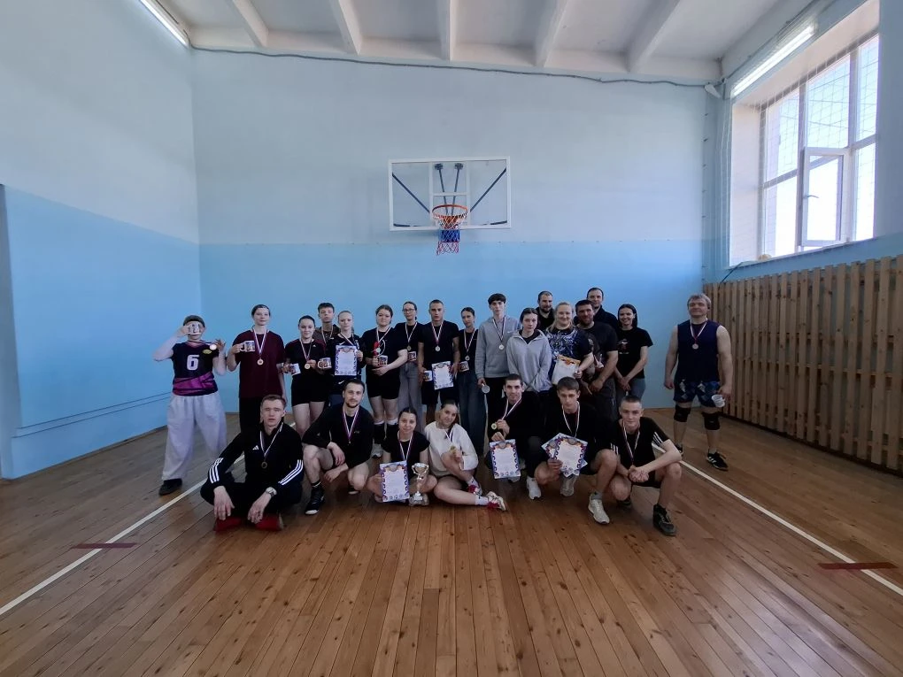 Волейбольные соревнования, посвящённые 81‑й годовщине Победы в Великой Отечественной войне! 
Вчера п
