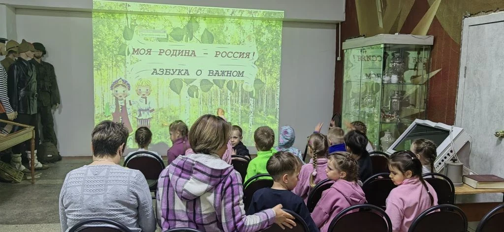 Как мы отметили День России!

Сегодня наши гости — воспитанники детского сада «Снежинка» — не только