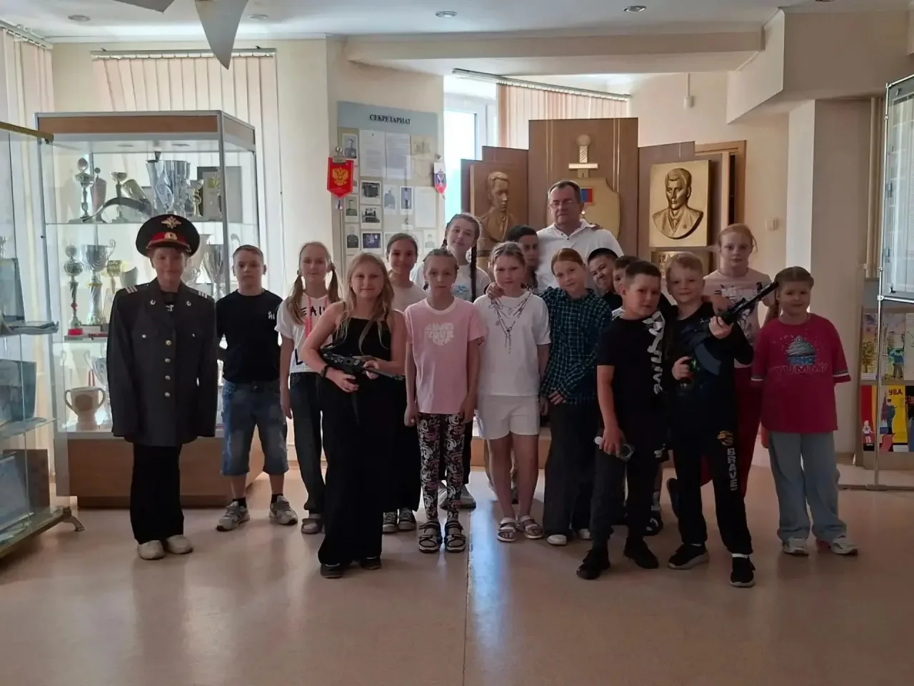Вау, сегодня был просто невероятный день! Мы ходили в музей ГИБДД! 😍
Представляете, нам не только р