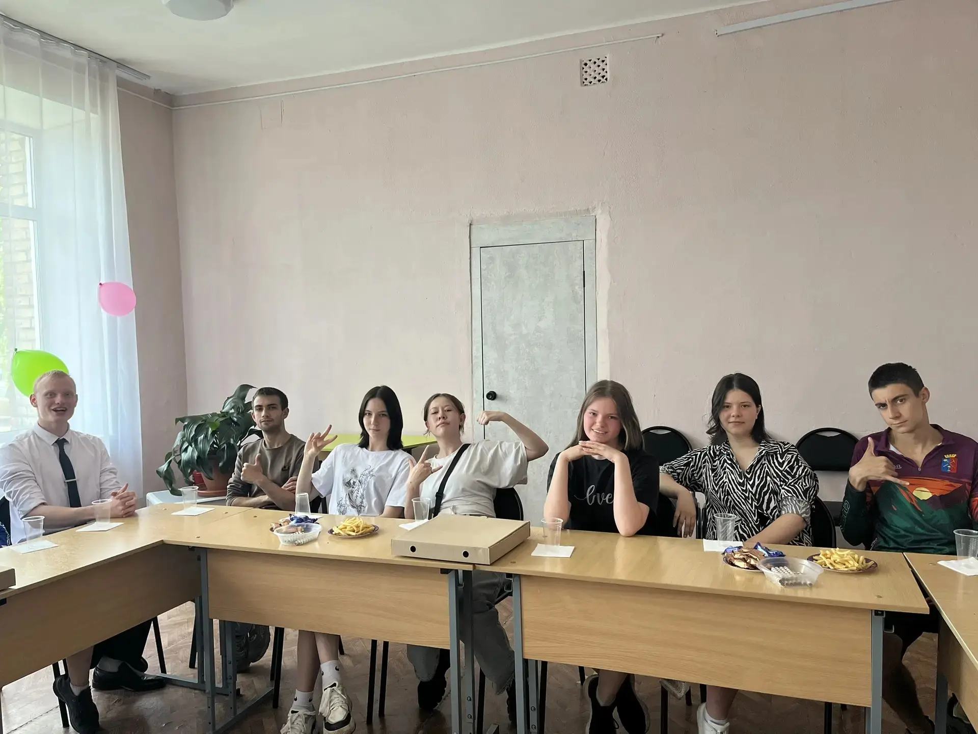 В нашем любимом ДДЮТЭ прошёл невероятно тёплый, весёлый и немного грустный выпускной вечер. В этот д