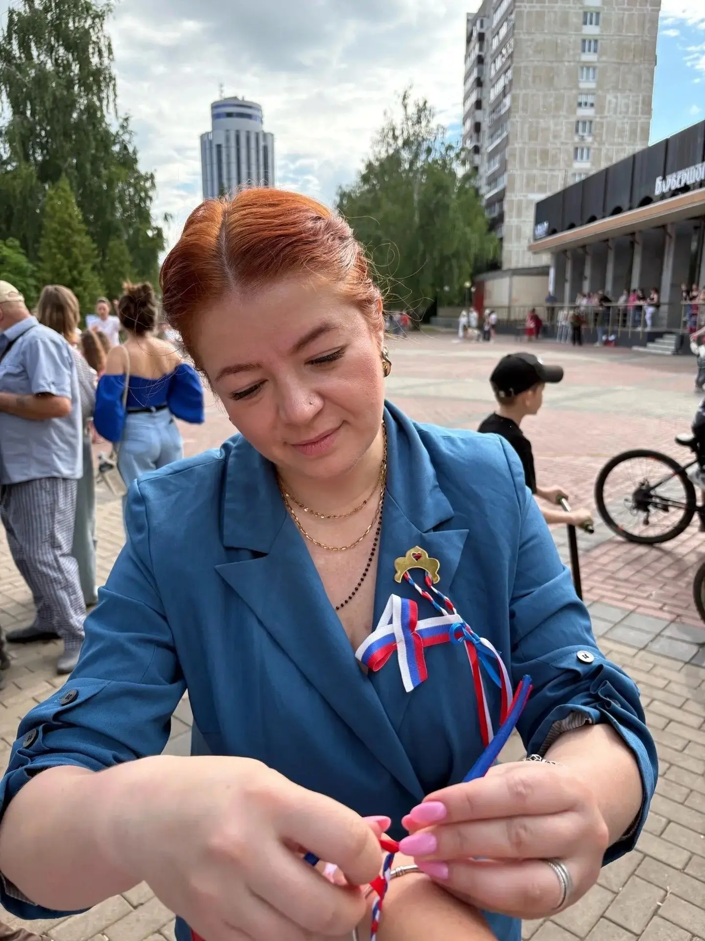 Праздник единства: на Дне России сплели сотни патриотичных браслетов

🇷🇺 12 июня на бульваре Энтуз