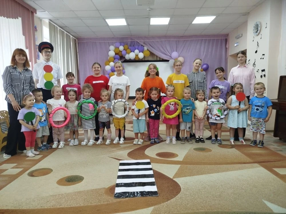 🚦ЮИД «Светофор» из «Мастерграда» зажёг зелёный свет для малышей из д/с 407!

5 июня 2026 года отряд