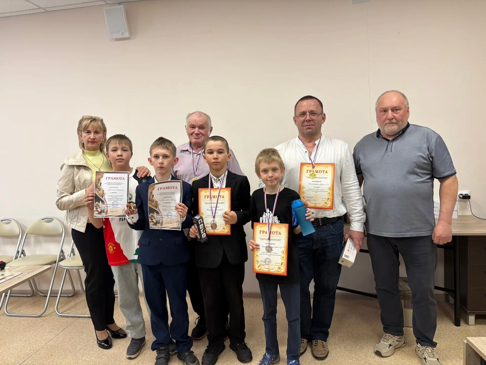 🎖️ Шахматный турнир «Мы помним»!

⭐️На прошлой неделе состоялся шахматный турнир «Мы помним», котор