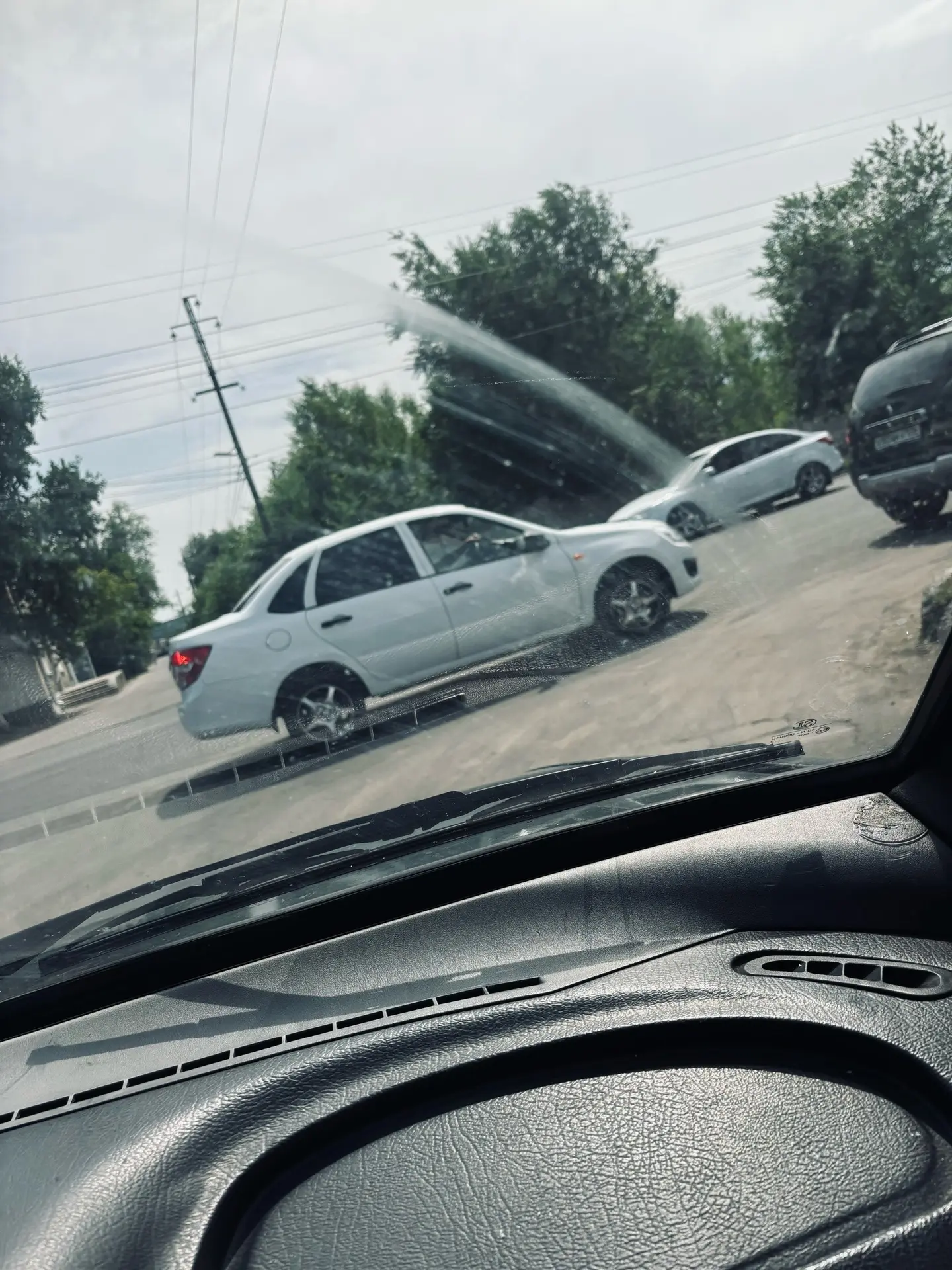 Уважаемые водители города Лиски, огромная к вам просьба, не закрывайте перекрестки и автобусные оста