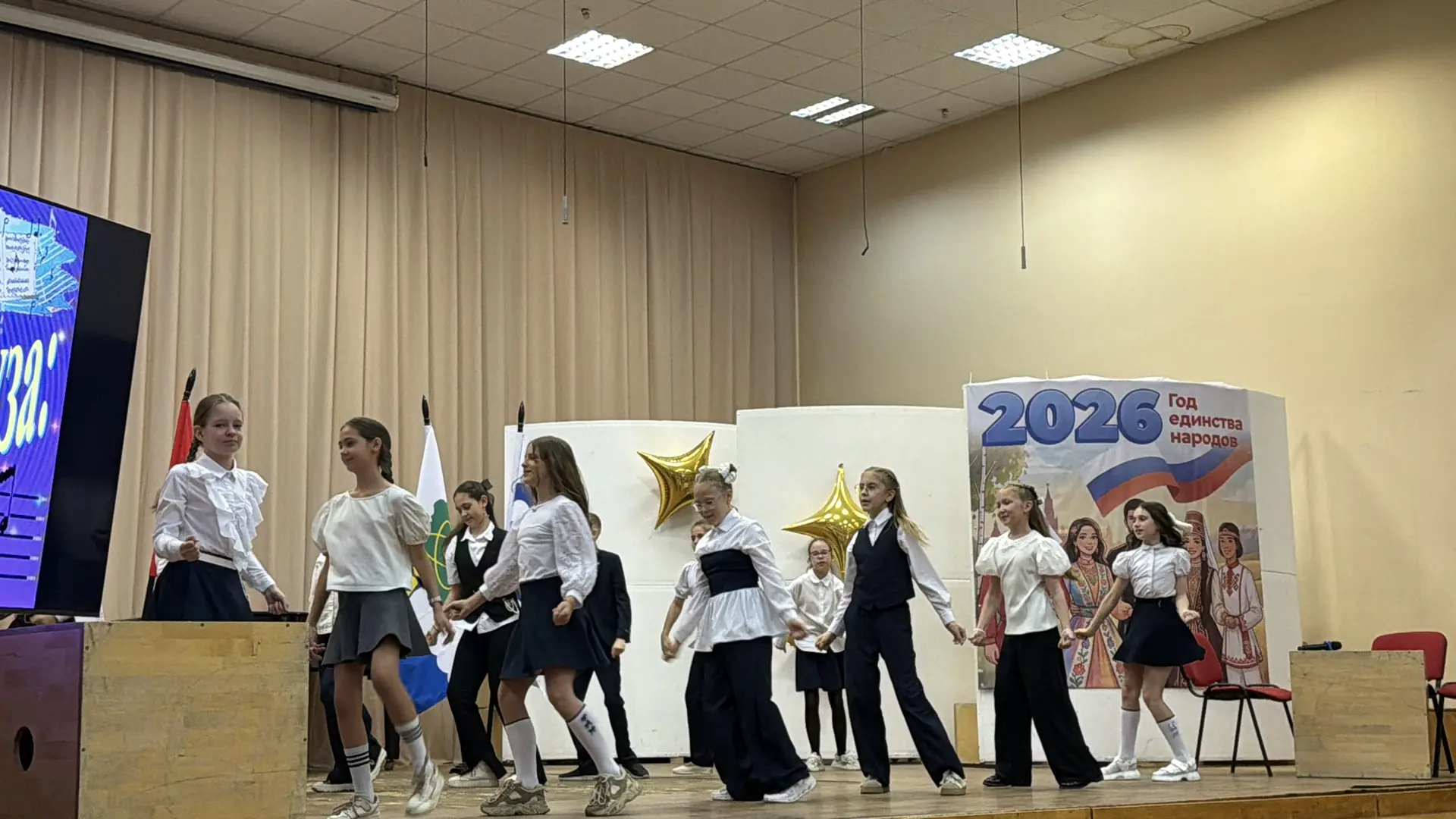 🏆🎓25 мая для учеников четвертых классов переводная линейка стала особенной. Звучали песни, стихи и
