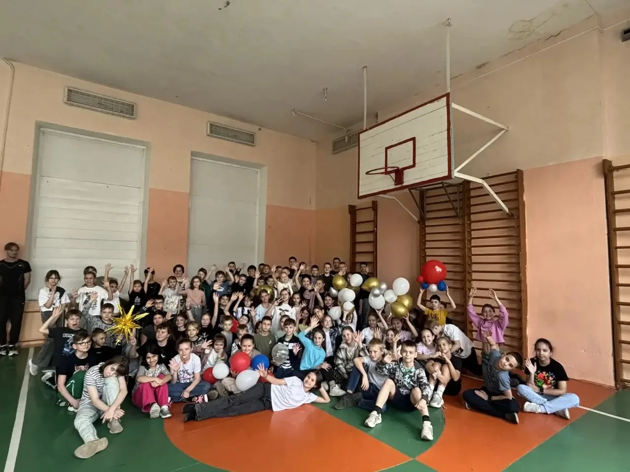 Долгожданные каникулы начались! 

27 мая на базе нашего центра образования распахнули свои двери сра