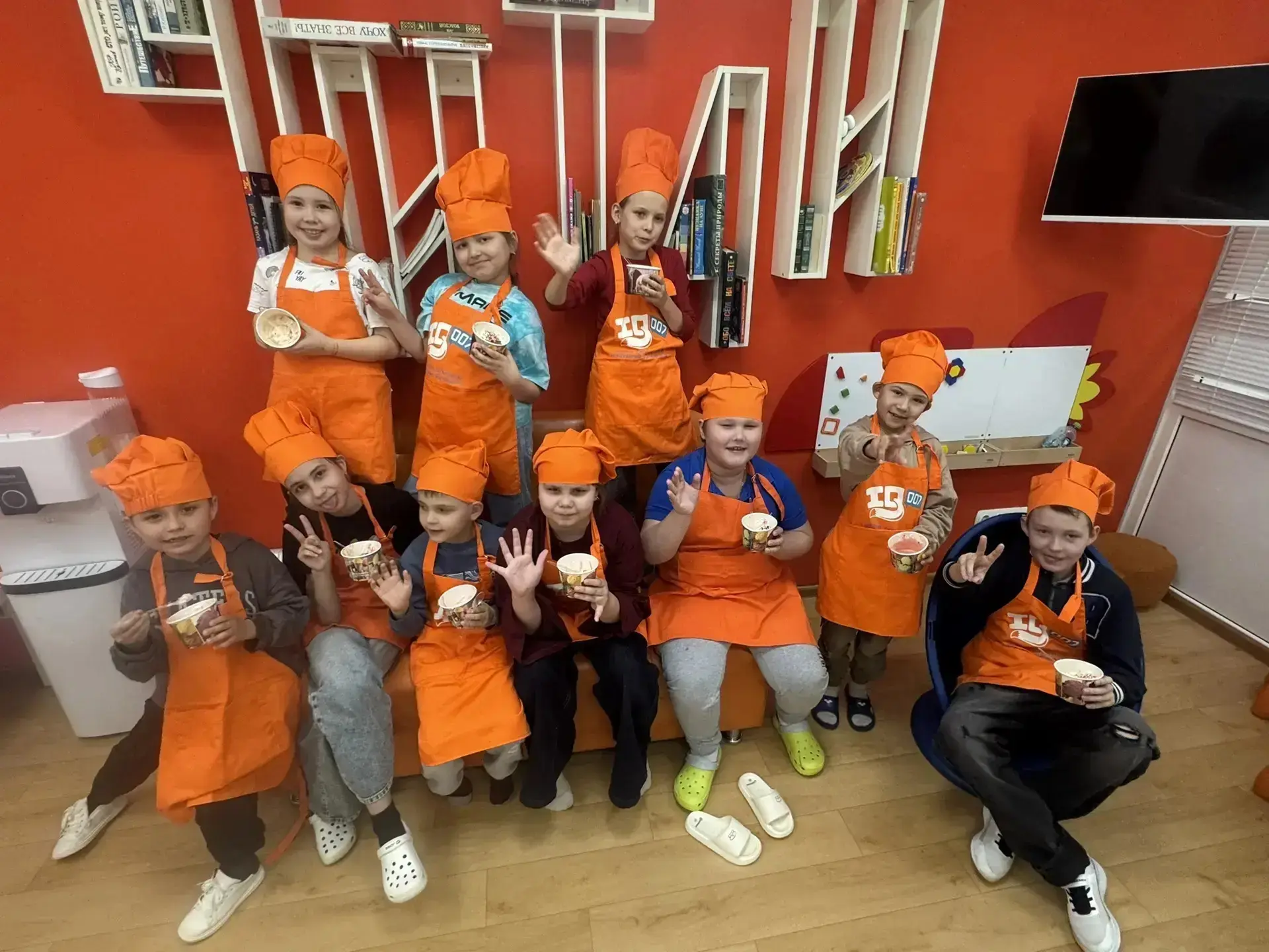 ☀️Первый день летней школы пролетел просто молниеносно!

💥Мы успели подружиться, разобрать много го