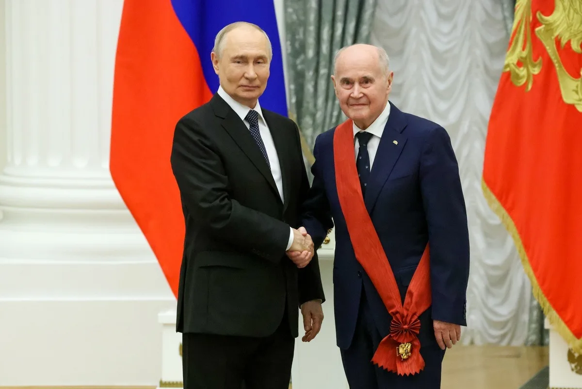 🎖️Поздравляем Зиятдинова Фанила Газисовича

Коллектив УдмФИЦ УрО РАН поздравляет генерального дирек