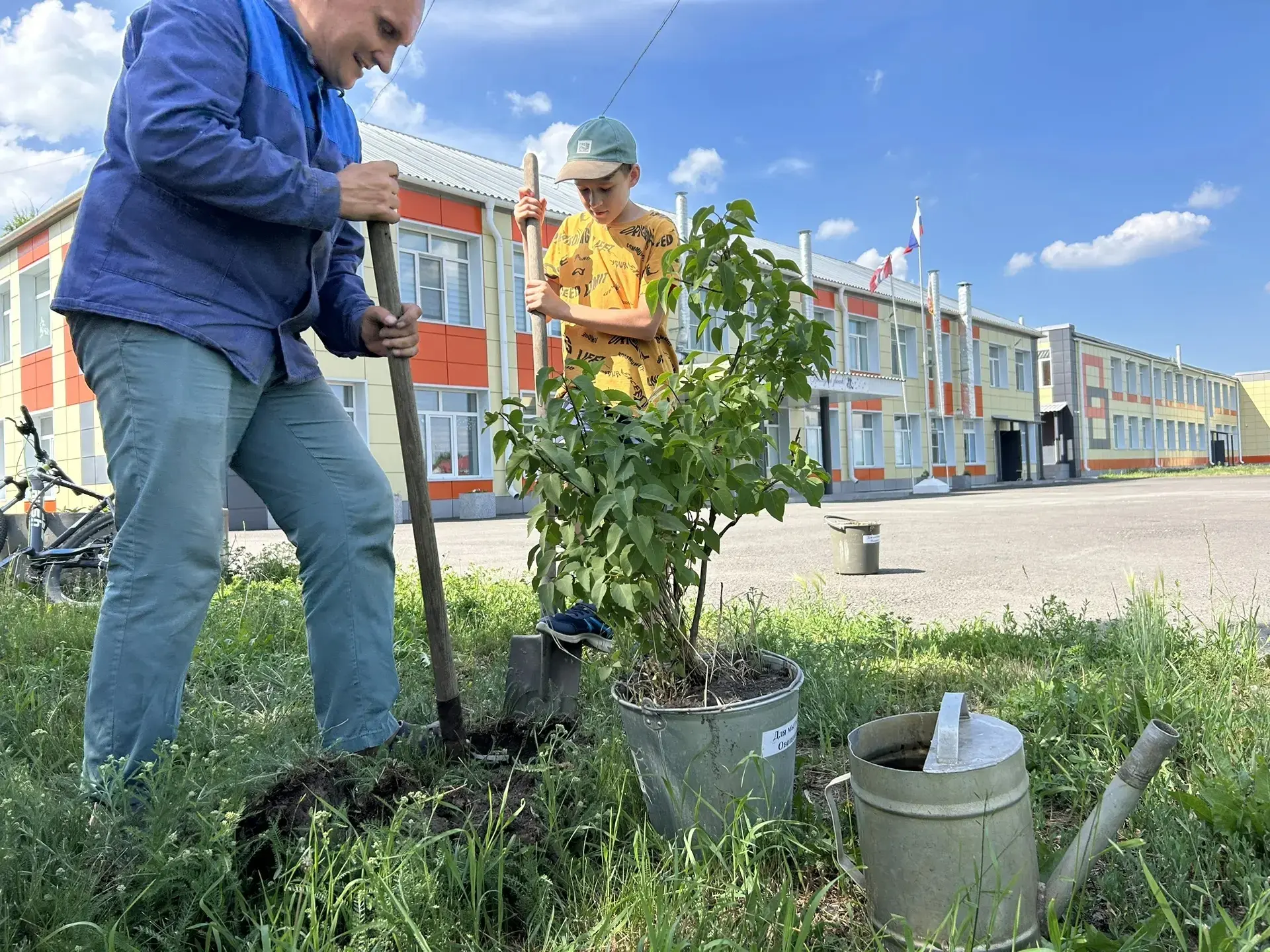 🌳 Мы продолжаем участвовать в акции «Сад памяти»!

Высадка деревьев — это не просто доброе дело, а 