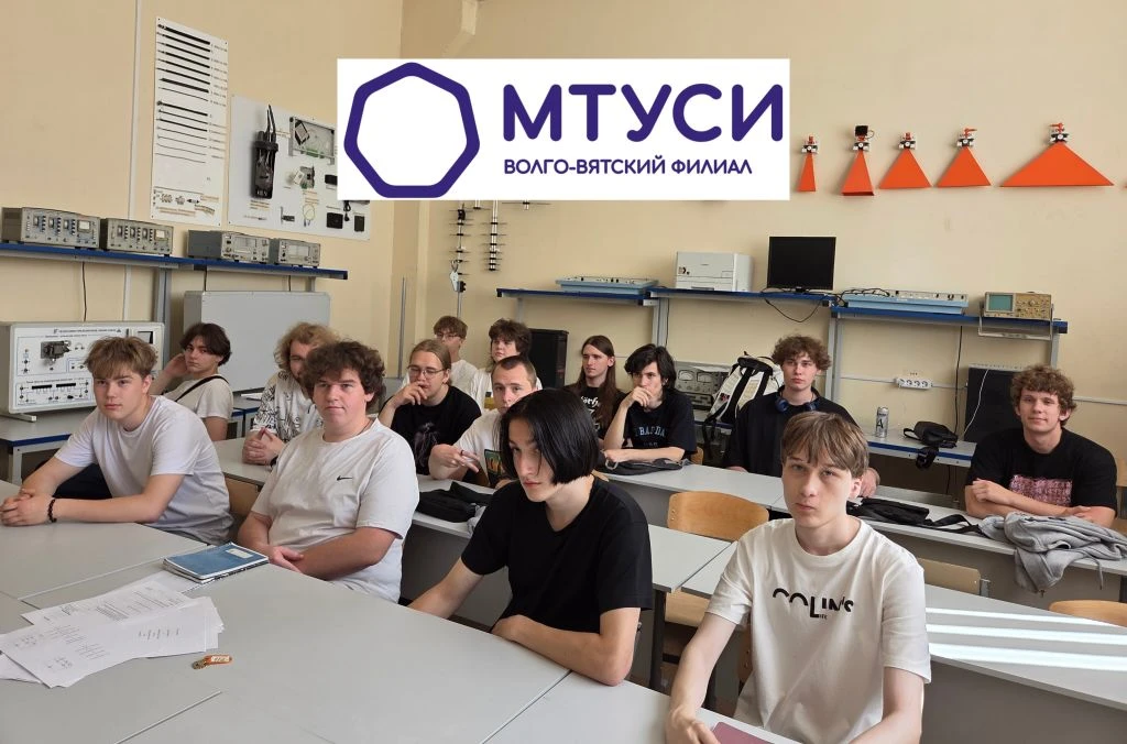 Урок мужества «Войска БПЛА»

✅Сегодня на уроке мужества в группе Р-24, студентам показали новостной 