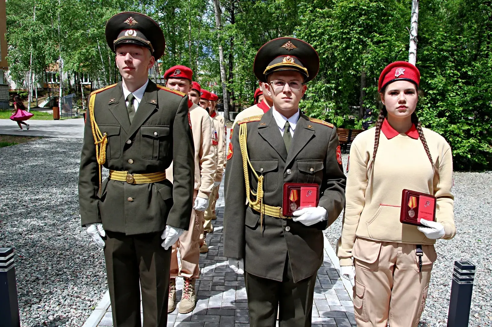 🇷🇺 В память о СВОих

12 июня, в День России, в городе Тында прошли памятные мероприятия у мемориал