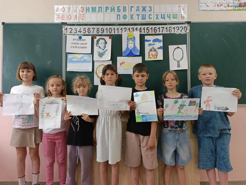 6 июня в день рождения великого русского поэта, основоположника 
современного русского литературног