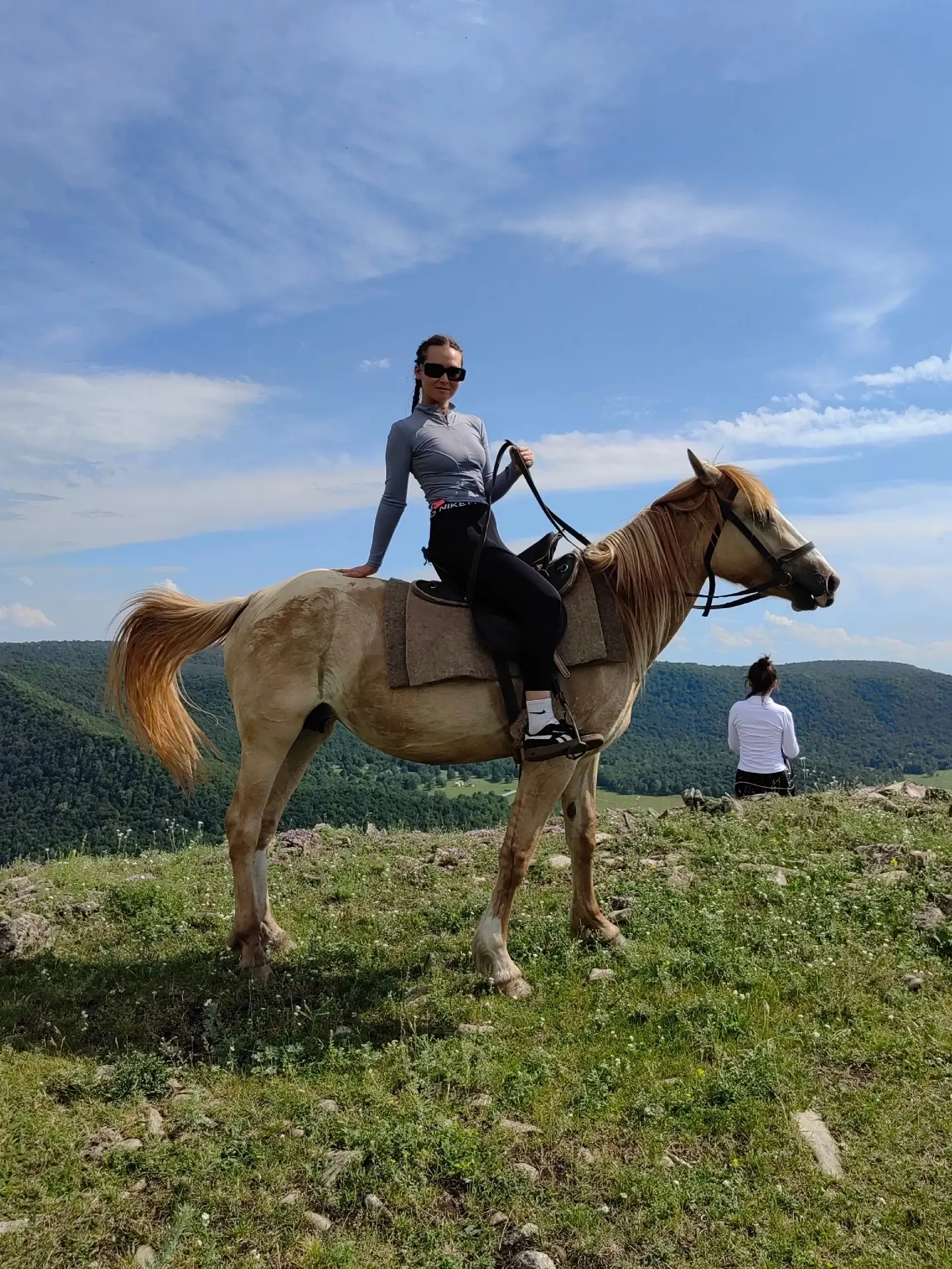 🥳 Куда едем отдыхать с 19 по 21 июня?

Что делать в понедельник? Правильно, традиционно выбирать, к