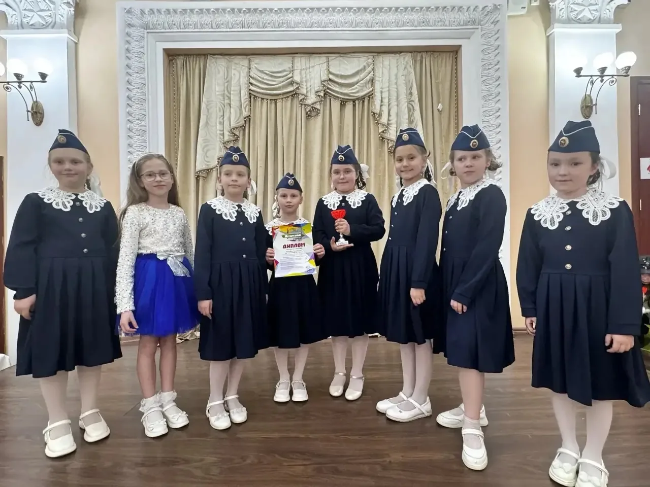 🎉 Сегодня выдался по-настоящему насыщенный день для юных артистов нашего центра!
Вокалисты блестяще