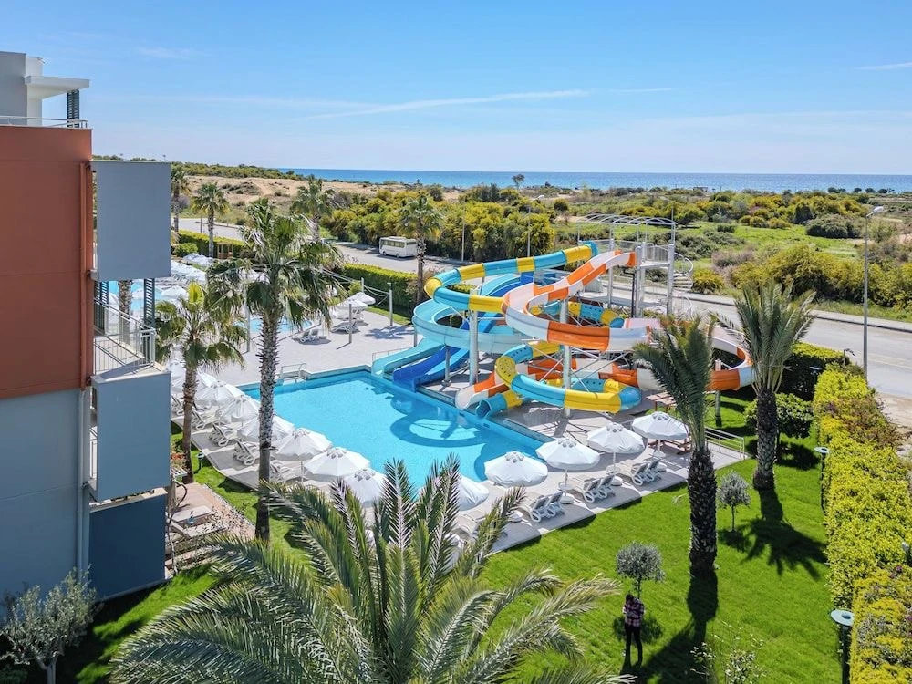 #турция #турдня

BARUT GOIA 5*

Из этого отеля туристы отказываются уезжать, а в сезон он всегда в с