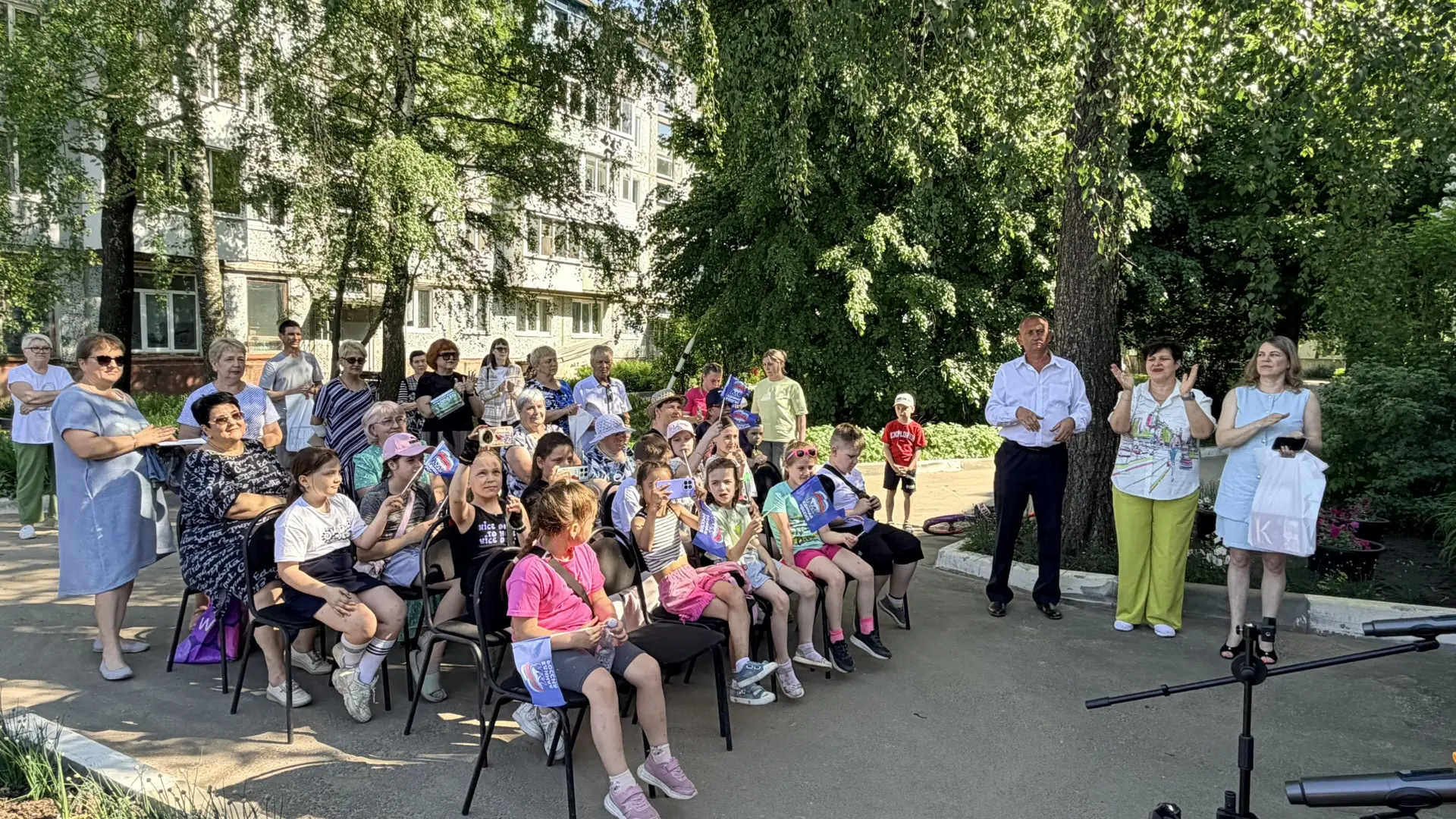 🌟 В микрорайоне Новоугольный прошел замечательный праздник, посвященный Международному Дню соседей!