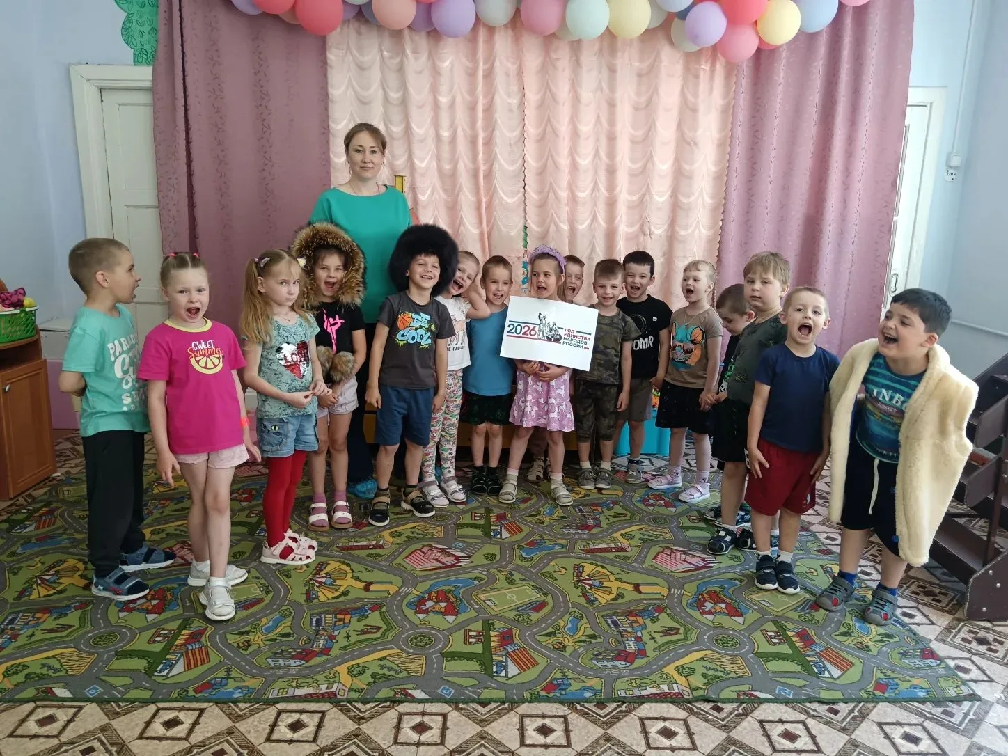 #ДетскийСад_Клеверок
В рамках Года единства народов России наш детский сад «Клеверок»  посетила библ