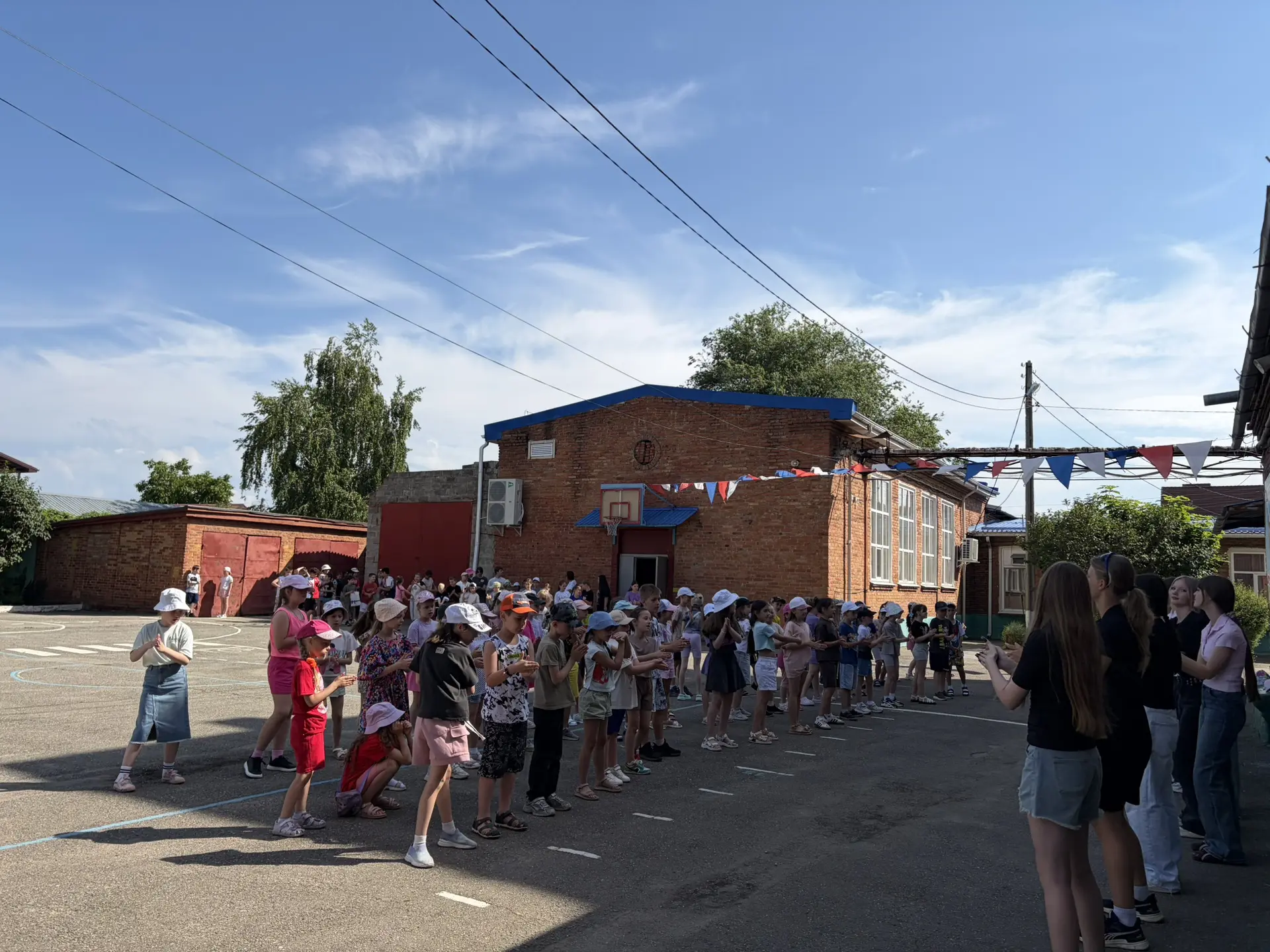 ☀️ Лагерь «Солнышко»: будни, полные пользы и творчества!

Кажется, только вчера открыли смену, а у н
