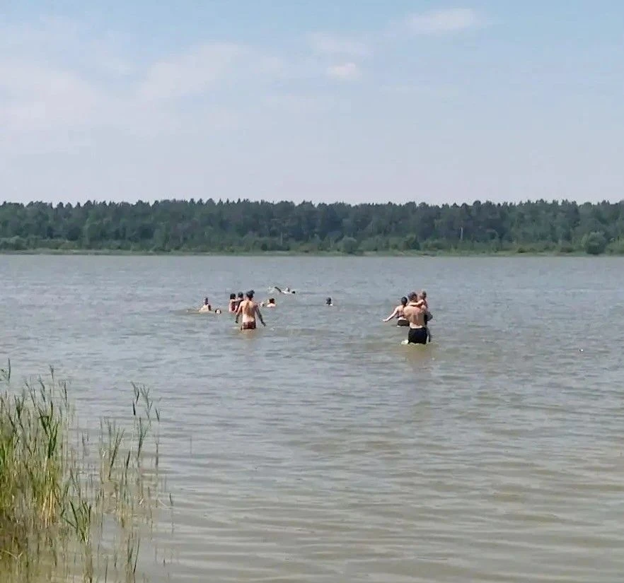 Родительский патруль. С 15 по 21 июня на берегу озера дежурили родители 7 класса. Спасибо всем за  а