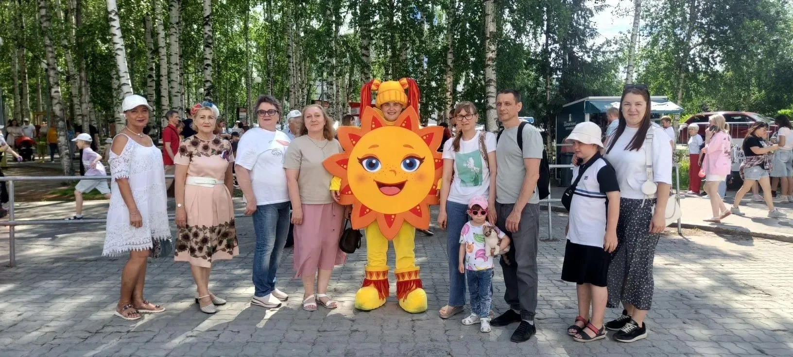 ПРАЗДНУЕМ ВМЕСТЕ: «ПЛАНЕТА ДЕТСТВА» ПОДАРИЛА ТЕПЛО И ЗАБОТУ ЖИТЕЛЯМ ХАНТЫ-МАНСИЙСКА! 🇷🇺Сегодня, 12