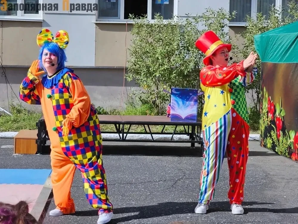 🦒Полярный жираф Ноний отпраздновал десятилетие в Талнахе

В Талнахе торжественно отметили 10-летие 