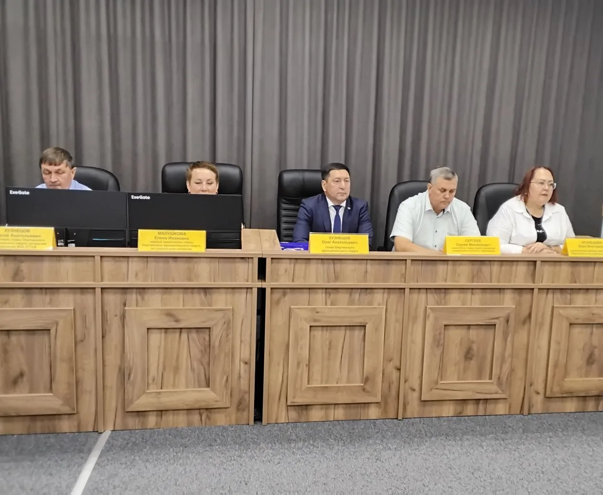 Сегодня провел аппаратное совещание с руководителями организаций Омутинского округа. 

Обсудили опер