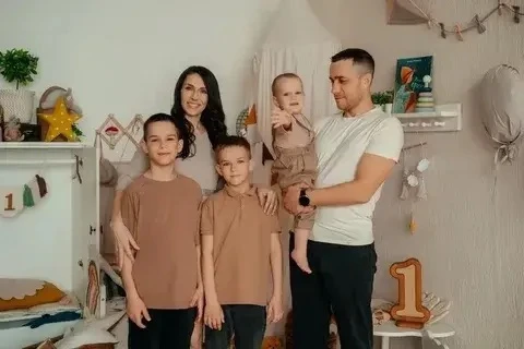 🔥 Семья Насоновых –победители  регионального этапа конкурса «Семья года»! 
Они лучшие в номинации "