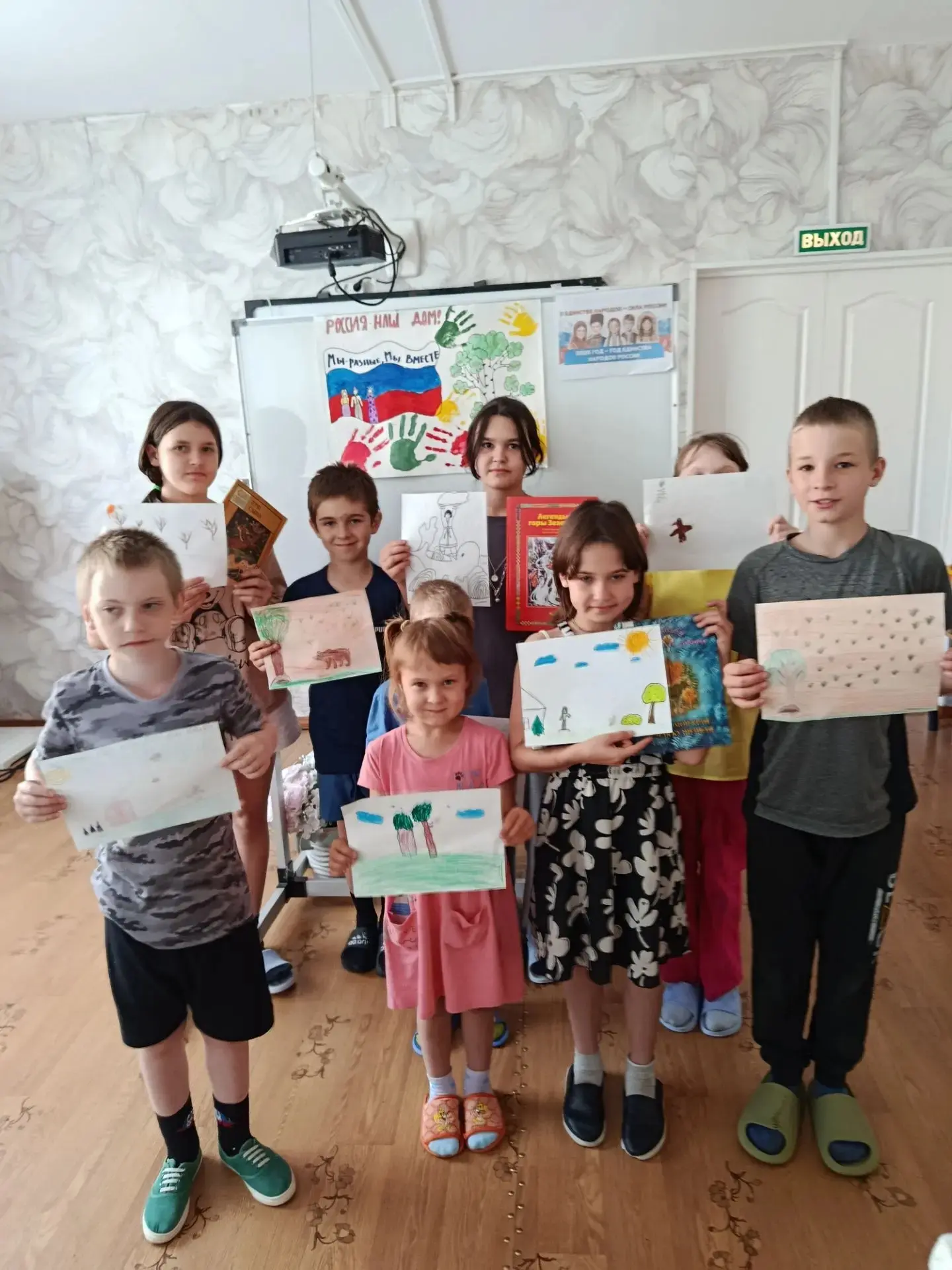 Сегодня в ГКУ Прокопьевском СРЦ царила особая атмосфера: для наших воспитанников прошёл литературный