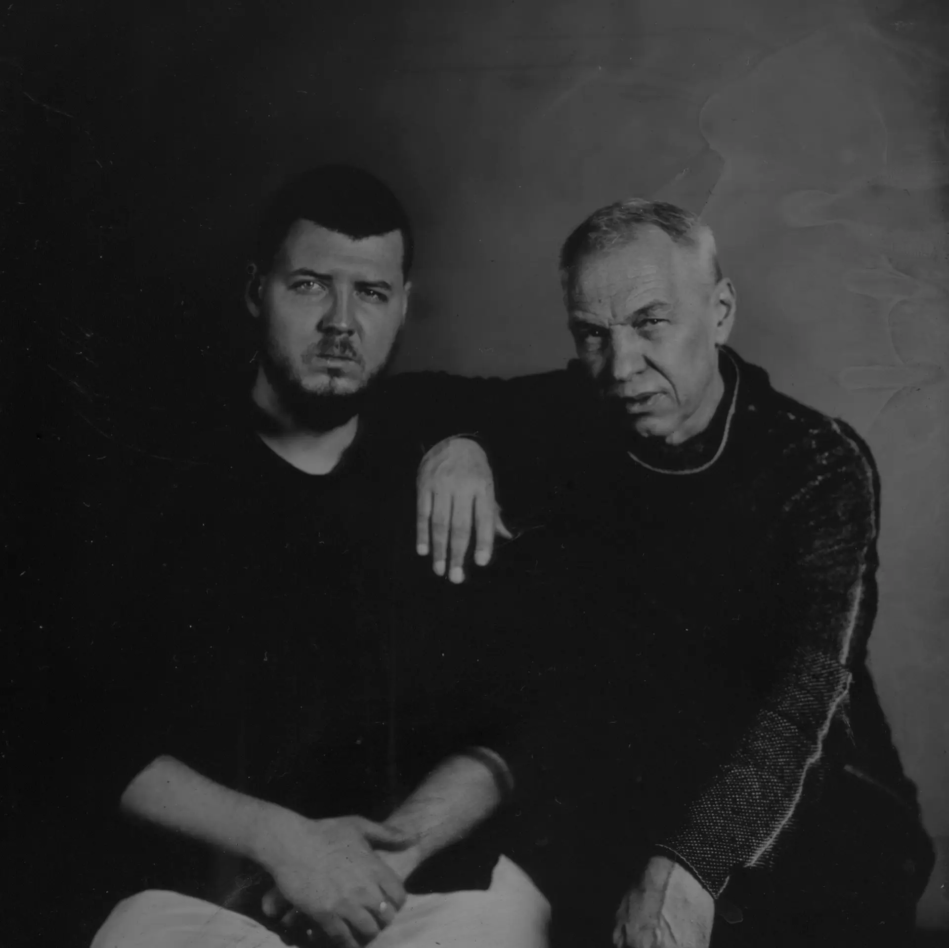 3 года синглу

Александр Ф. Скляр, РИЧ, ВА-БАНКЪ — Черная свеча

СЛУШАТЬ
СМОТРЕТЬ