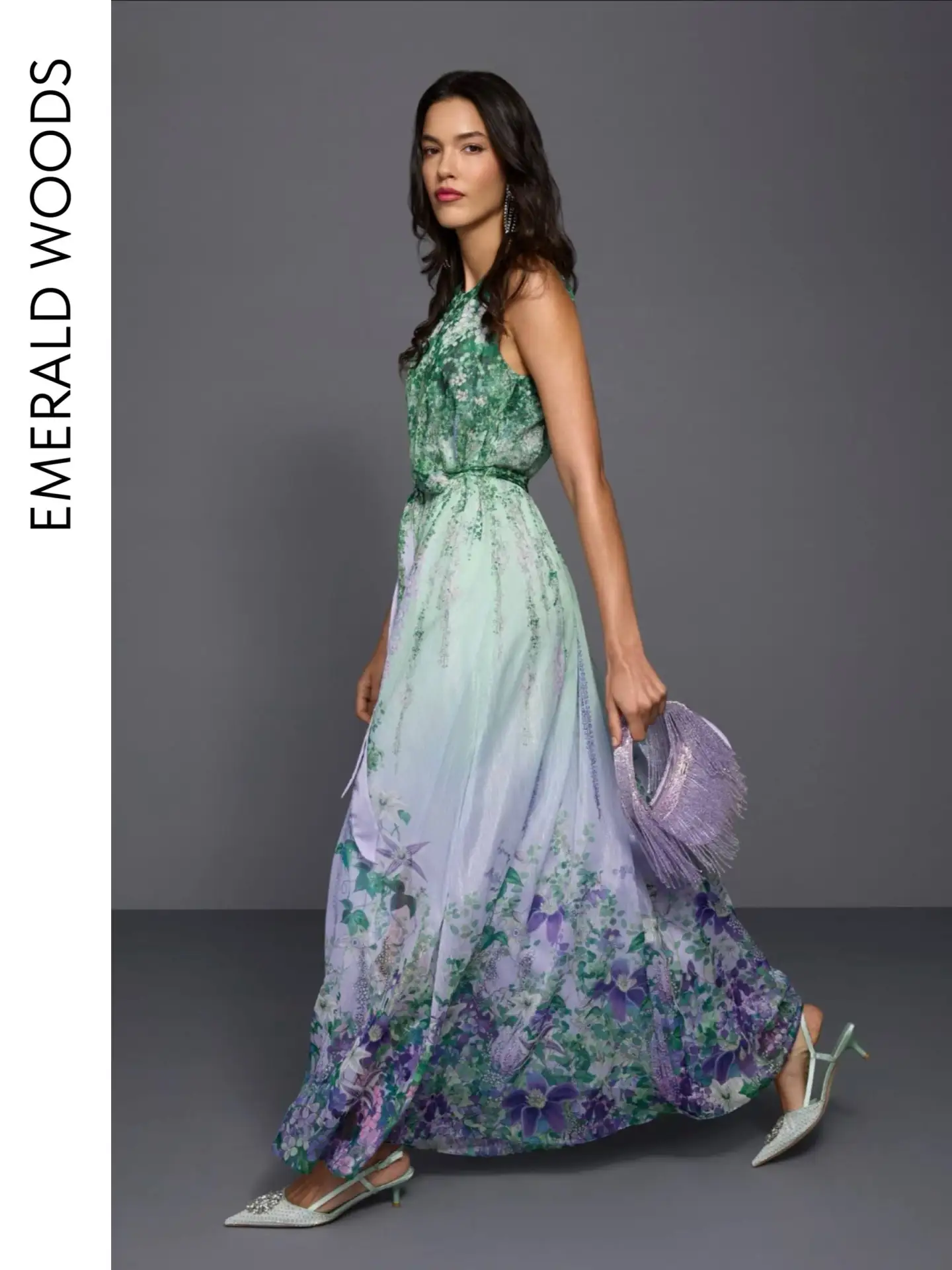 Новая коллекция Emerald Woods

Мятные, сиреневые и глубокие изумрудные тона сочетаются с полупрозрач