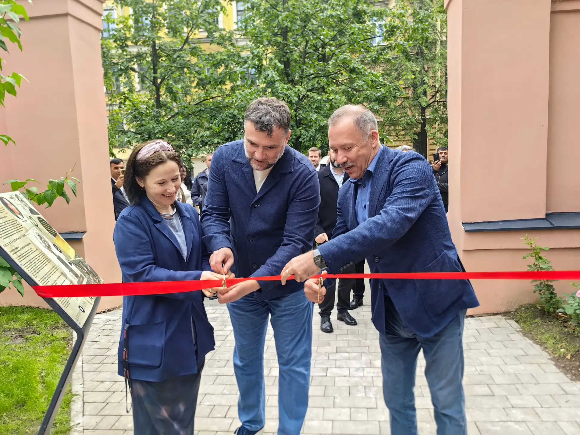 Приморская | Васька | Васильевский Остров | Санкт-Петербург🏡

Сквер Леонарда Эйлера открыли после р