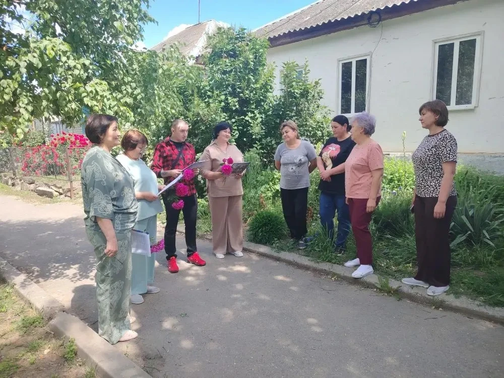 8 июня работники культуры сердечно поздравили сотрудников социальной службы с их профессиональным пр