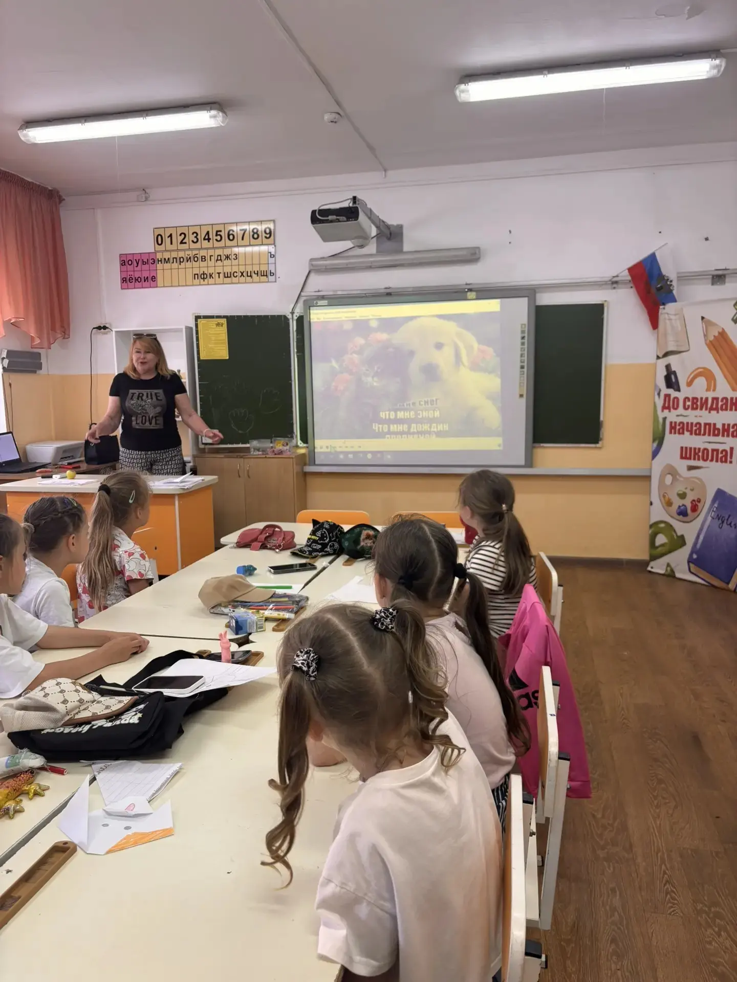 Музыкальный час «Живи молодо, живи ярко!»🎼 
 🎤Сегодня в лагере «Олимп» прошло музыкальное занятие,
