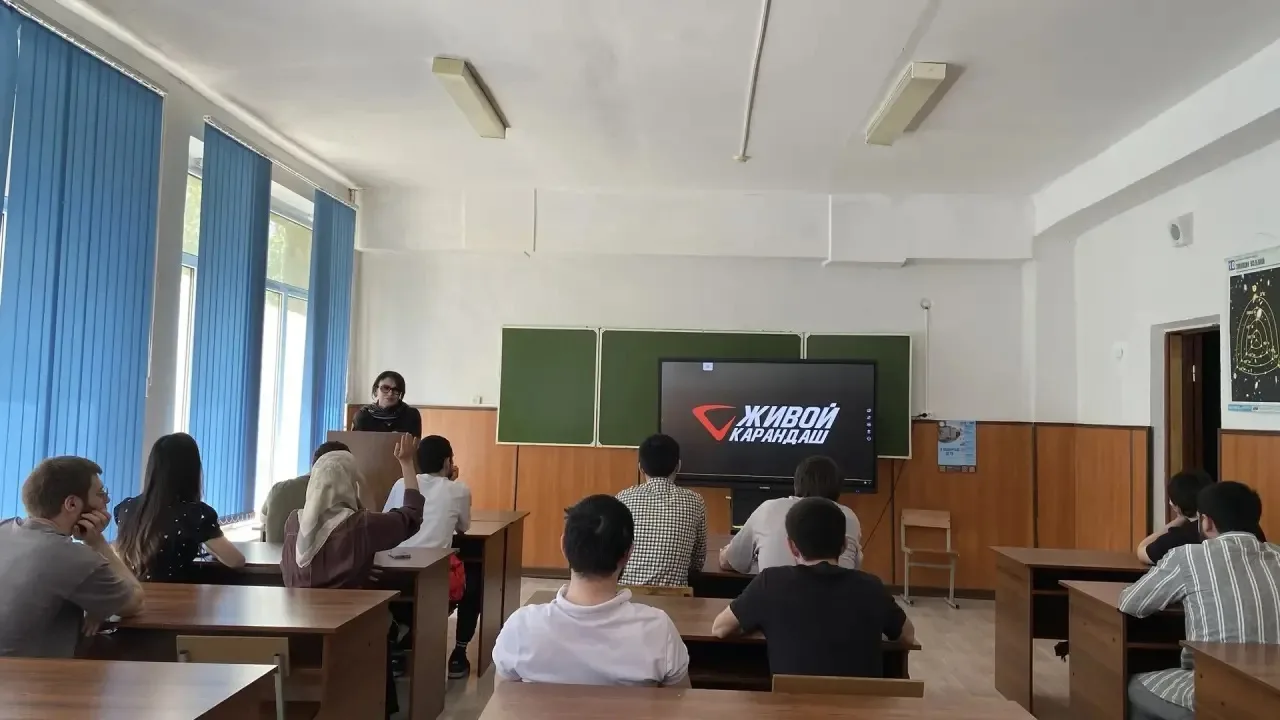 Старший преподаватель Феталиева Света Ильясовна вместе со студентами своих кураторских групп провела