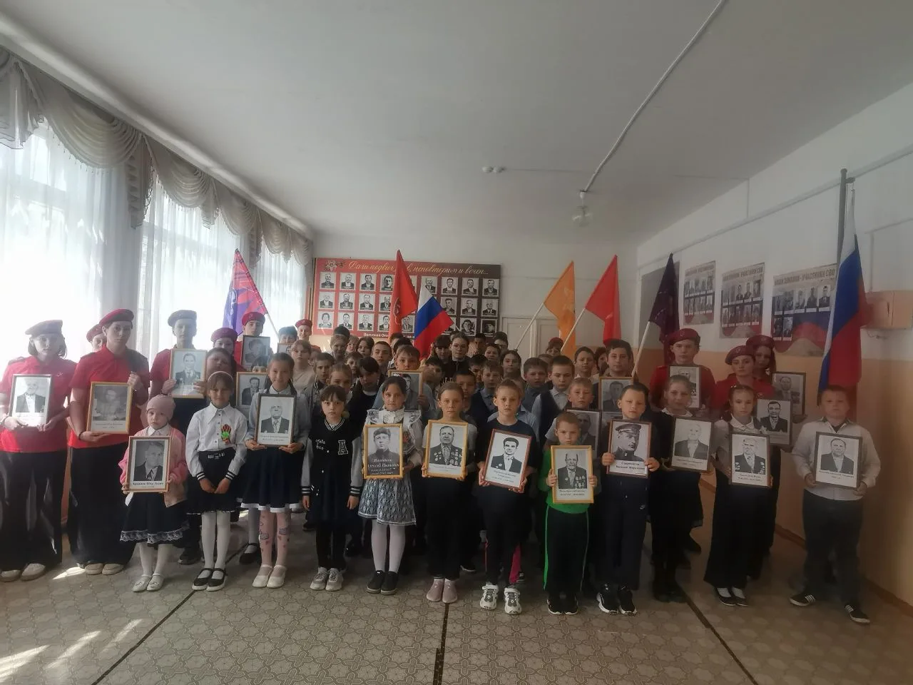 Школьники присоединились к акции «Бессмертный полк»

Сегодня в стенах нашей школы состоялась торжест