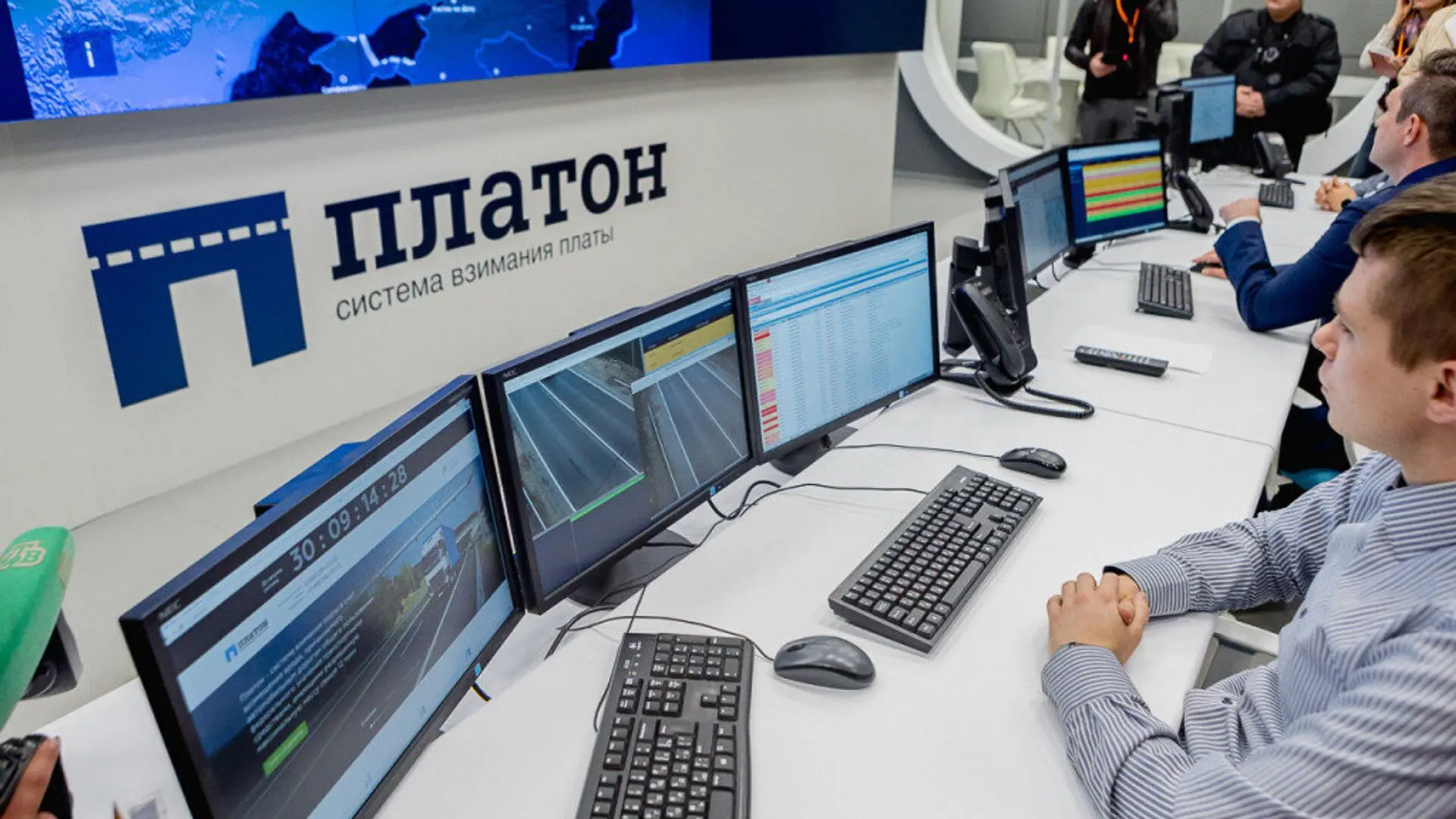 Таможня получит право блокировать фуры из-за долгов перед «Платоном» и не только

Если за фурой числ