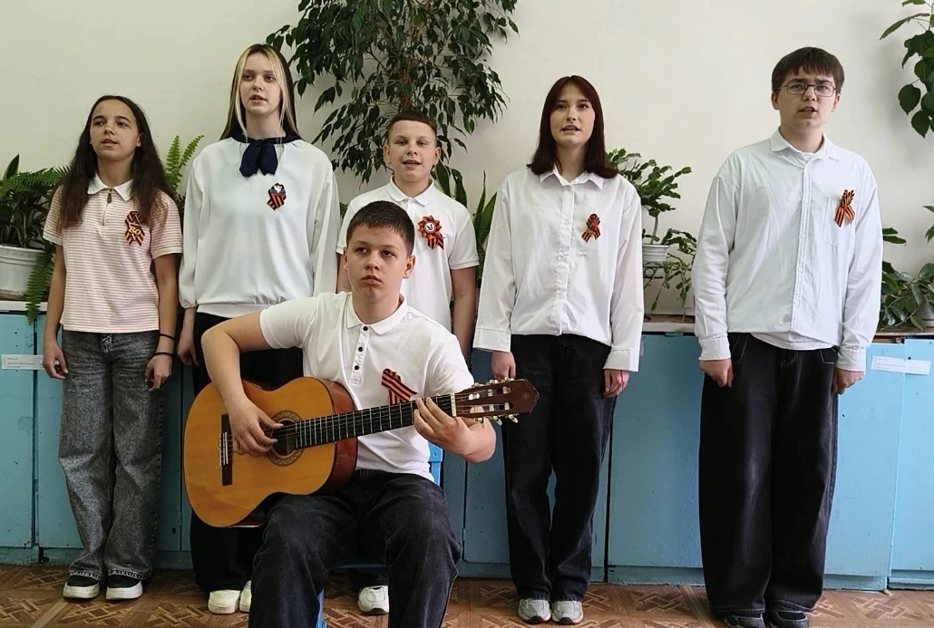 Ежегодно в Центре детского творчества "Созвездие" в мае, к празднику Дня Победы, проходит районный в