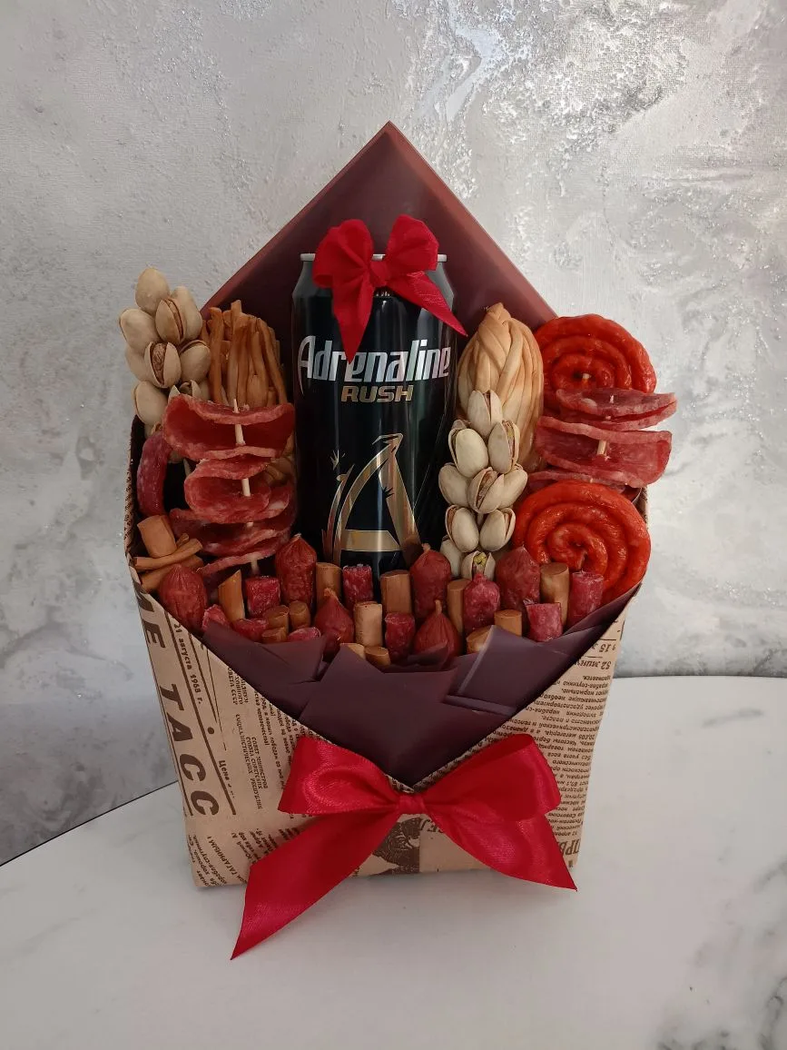 Почему мужчины всё чаще получают букеты… из колбасок? 🍖💐

Думаете, букеты — это только про цветы? 