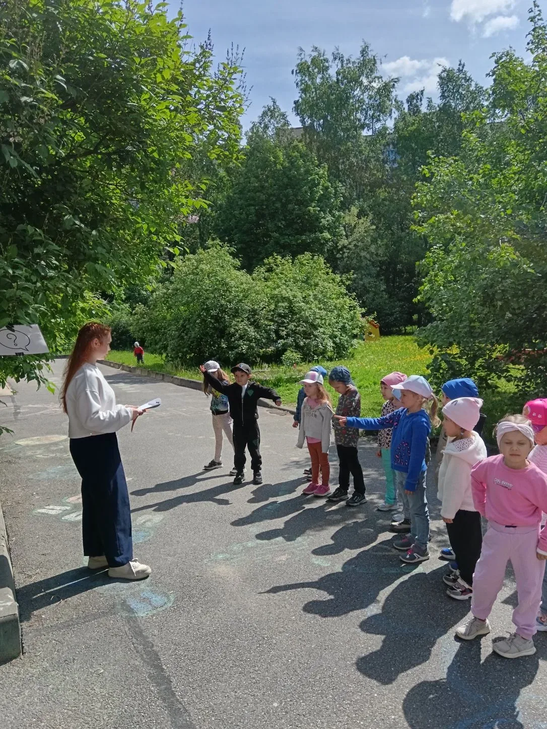 🌞 Квест «Солнечный патруль»: как мы искали лето и нашли дружбу!

Во вторник в нашем детском саду бы