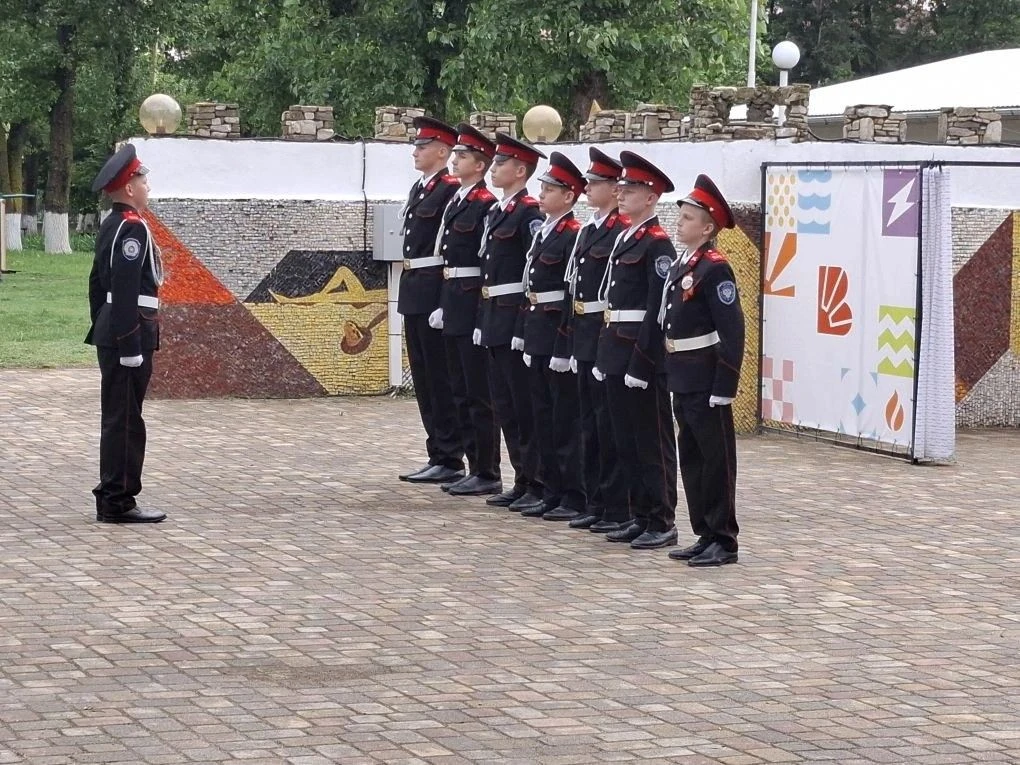 Сегодня в Анапе стартовал масштабный Всекубанский слёт классов казачьей направленности и казачьих ка