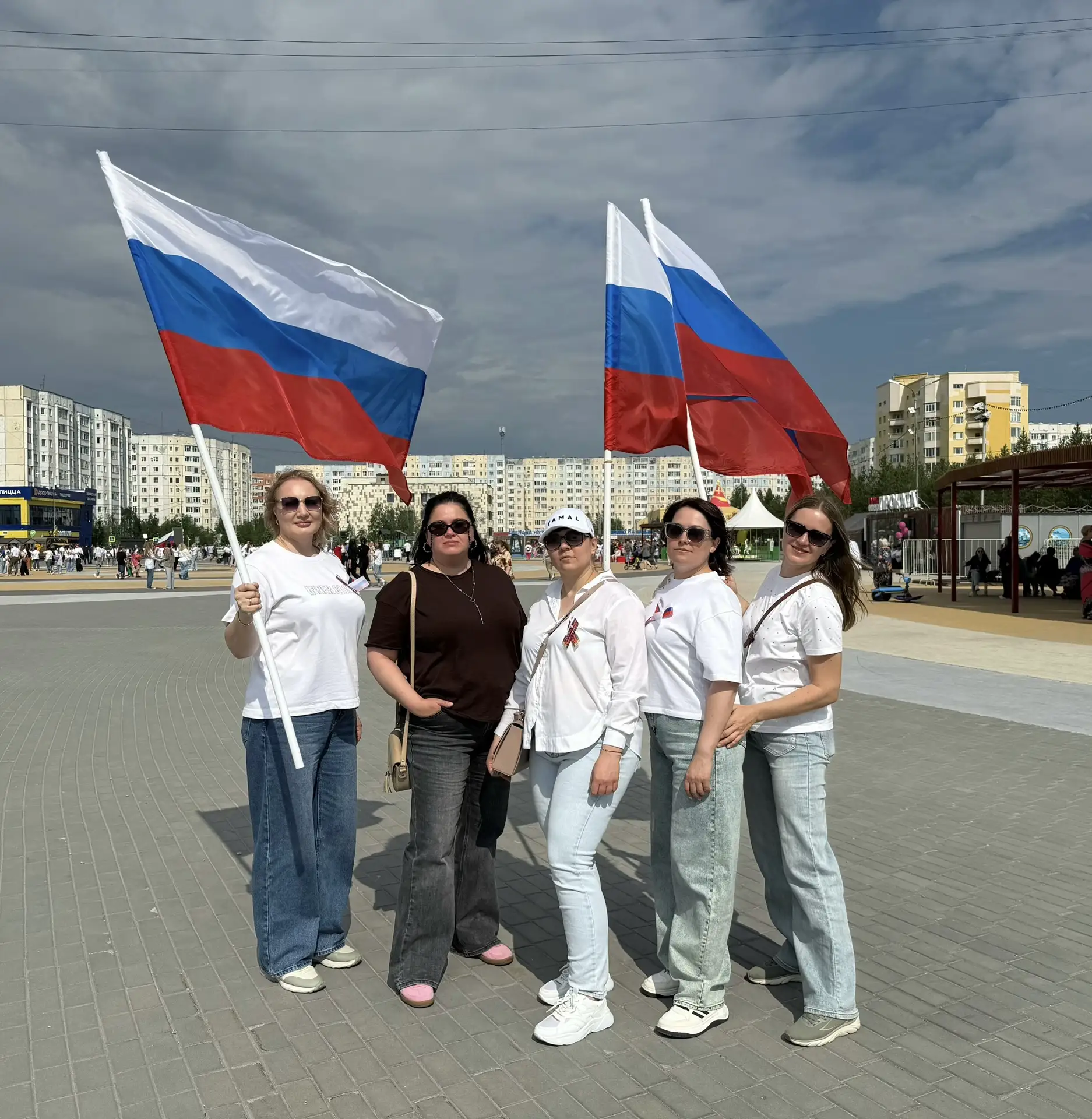 🇷🇺День России: празднуем вместе

Сегодня вся страна отмечает один из главных государственных празд